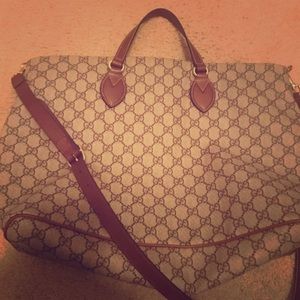 Gucci: GG Supreme Medium Tote